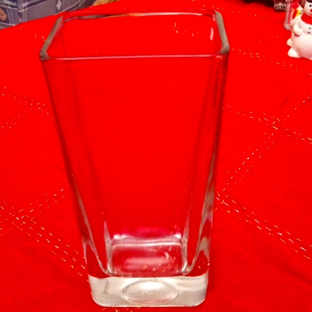 Glass vase